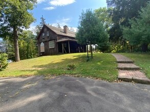 Building Photo - 143 Peters Ln