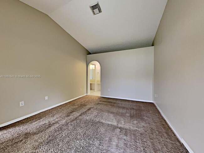 Foto del edificio - 18931 NW 5th St