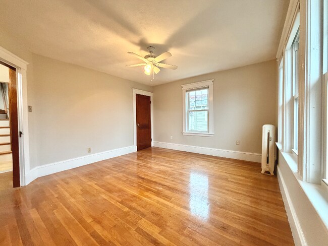 Building Photo - 26-28-28 Howard St