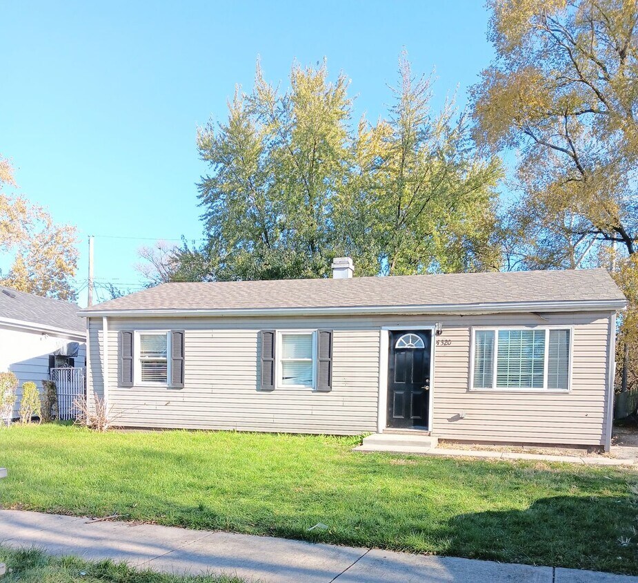 Foto principal - Spacious & Stylish 4-Bedroom Home