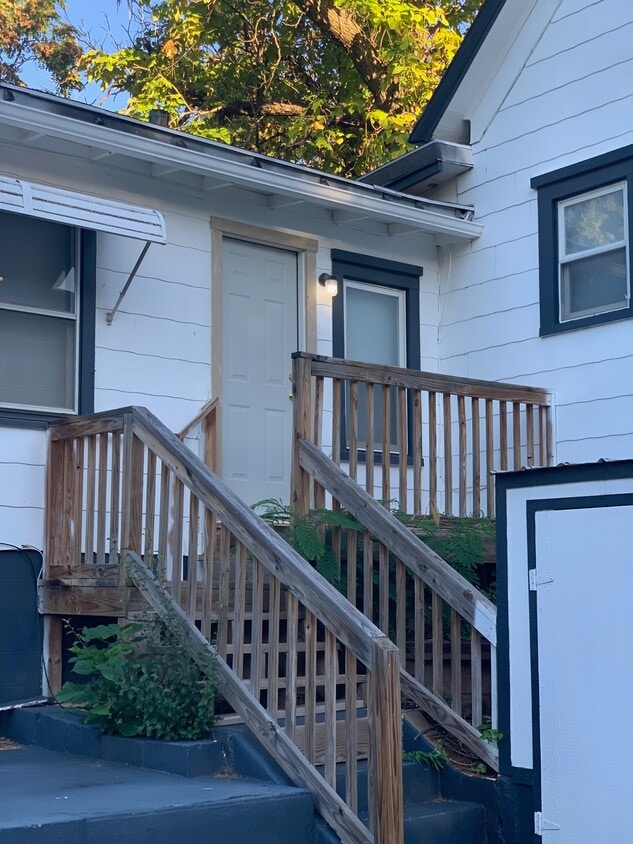 Primary Photo - 411 E Harrison Ave