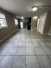 Building Photo - 9632 Ivanhoe Ave