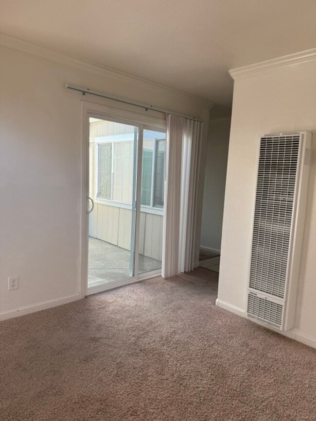 Foto del edificio - 3 bedroom 2 Bath House with 2 car garage in Rohnert Park