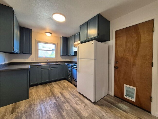 Foto del edificio - 2 Bedroom for Rent