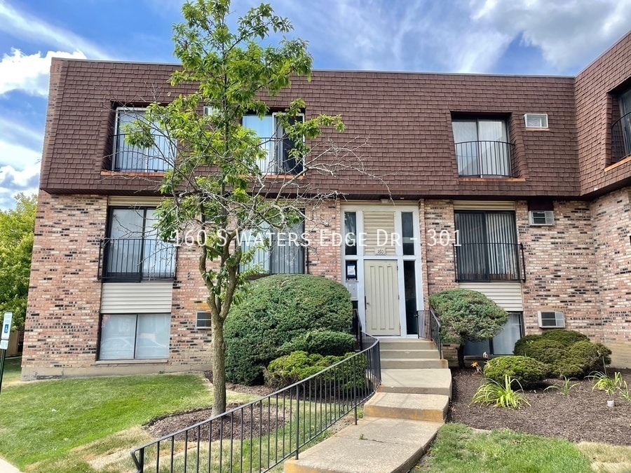 160 S Waters Edge Dr, Glendale Heights, IL 60139 Townhome Rentals in