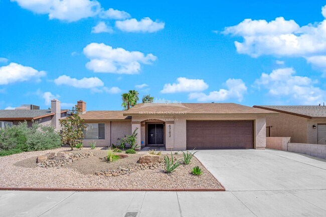 Foto del edificio - 6762 Carrera Dr