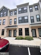 Building Photo - 714 Parker Blvd
