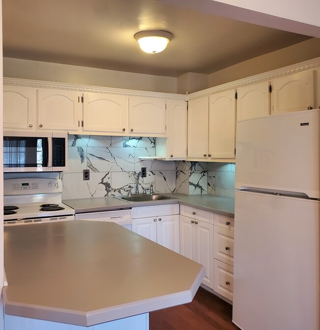 Building Photo - 5104 E Brigantine Ct
