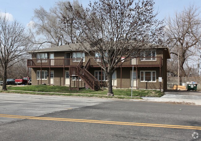 1000 Brush Creek Blvd Kansas City Mo 64110 Apartments Primary Photo 1000 Brush Creek Blvd