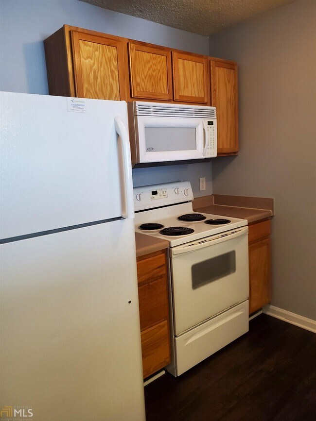 Foto del edificio - 3331 Campus Pointe Cir