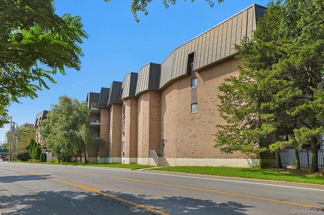 Foto del edificio - 560 Halstead Ave