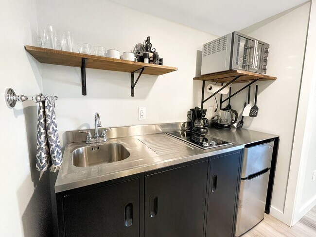 Foto del edificio - WINTER RENTAL 1 BED 1 BATH CONDO OCEAN AND MARSH VIEWS.