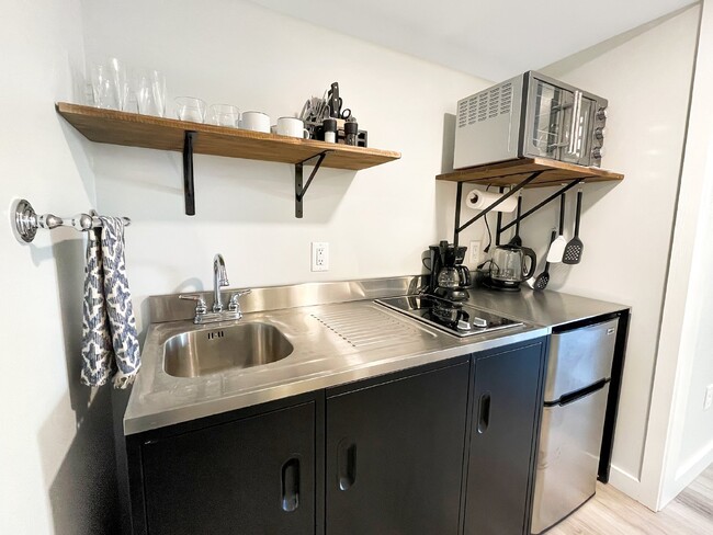 Building Photo - WINTER RENTAL 1 BED 1 BATH CONDO OCEAN AND MARSH VIEWS.