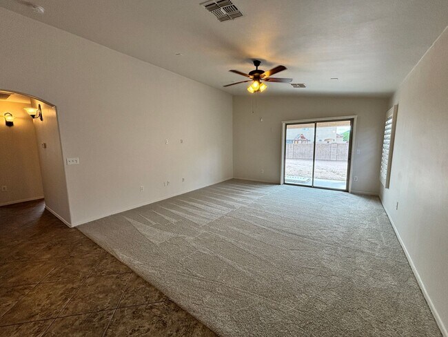 Foto del edificio - 3559 W Lost Village Ln