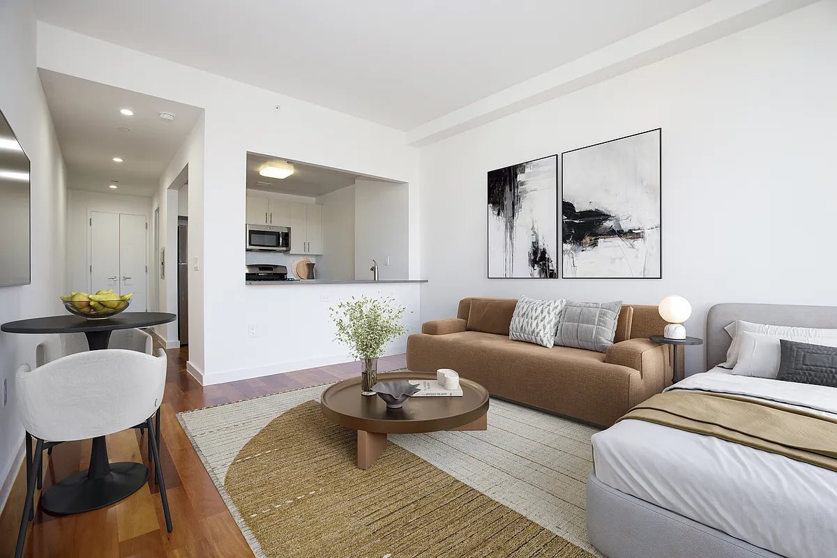 Foto principal - 321 E 3rd St