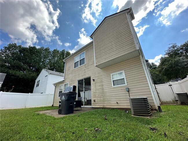 Building Photo - 285 Windcroft Ln NW