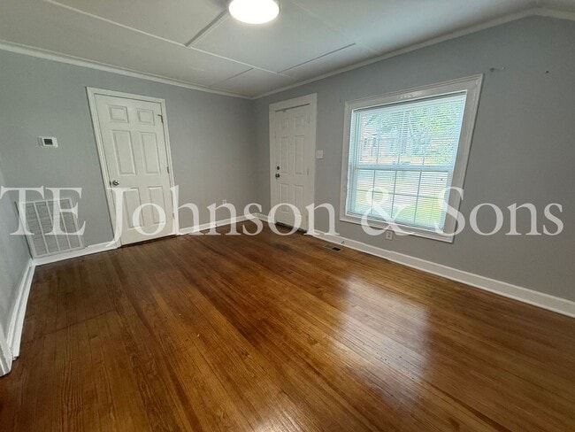 Building Photo - Charming Three Bedroom Home in Winston Sal...