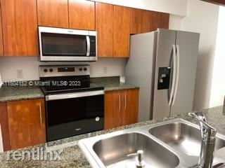 Building Photo - 3 br, 2 bath House - 1200 Brickell Bay Dr ...