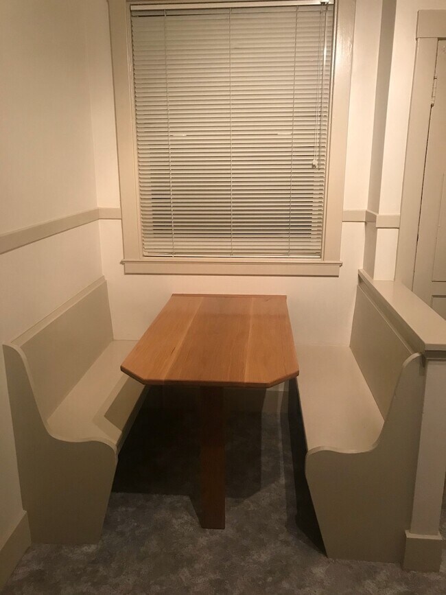 kitchen nook - 4310 Shafter Ave