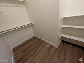 Building Photo - 1050 E Cactus Ave