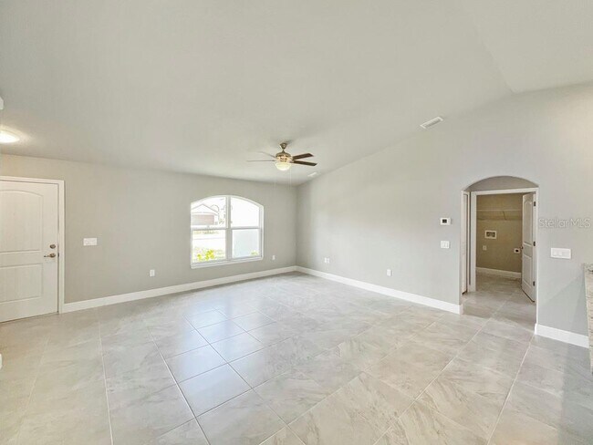 Foto del edificio - 1572 Elmhurst Cir SE