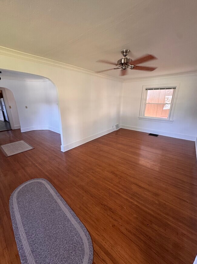 Foto del edificio - 4206 N Columbus Ave