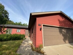 Building Photo - 1316 Southview Cir