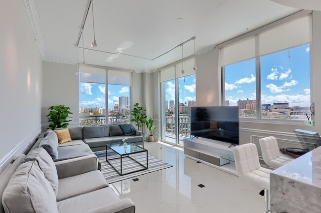 Photo - 300 S Australian Ave Apartment