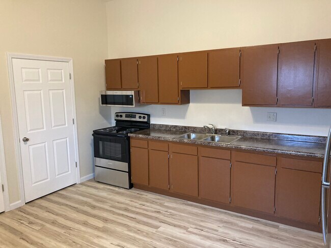 Foto del edificio - 51 E Main St