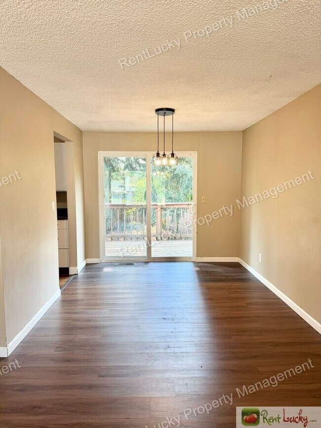 Building Photo - 2525 S 302nd Pl