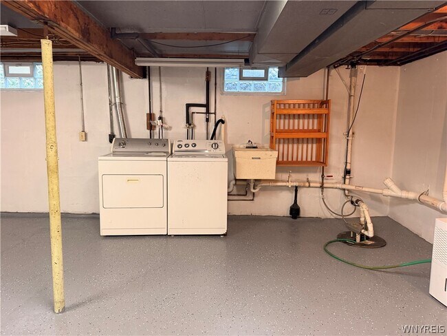 Building Photo - 4890 Bussendorfer Rd
