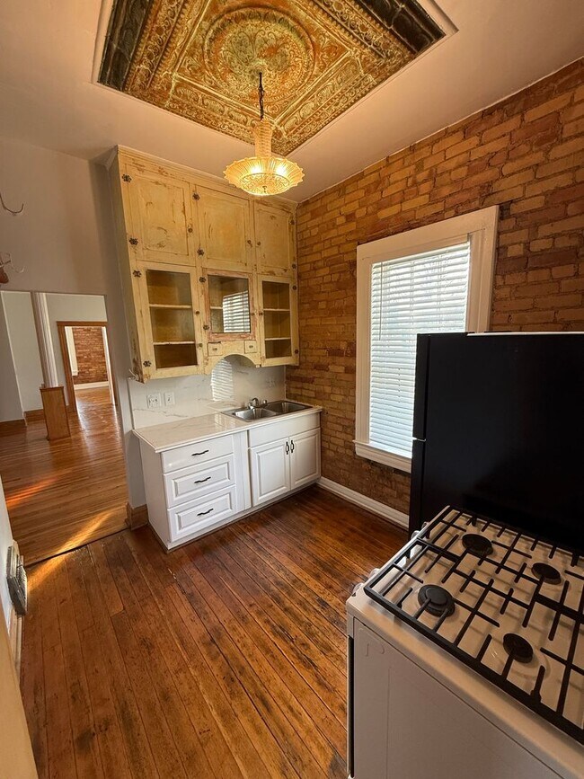 Foto del edificio - 253 E 5th Ave