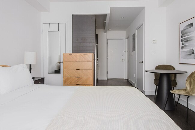 Building Photo - 666 West End Ave