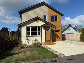 Building Photo - 1531 Virginia Ave