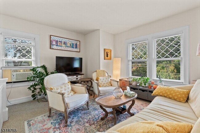 Building Photo - 60 Arch St