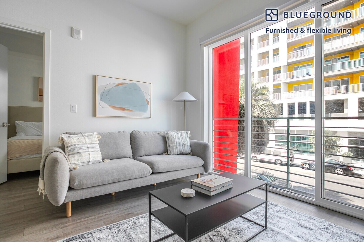 Foto principal - 760 Serrano Ave