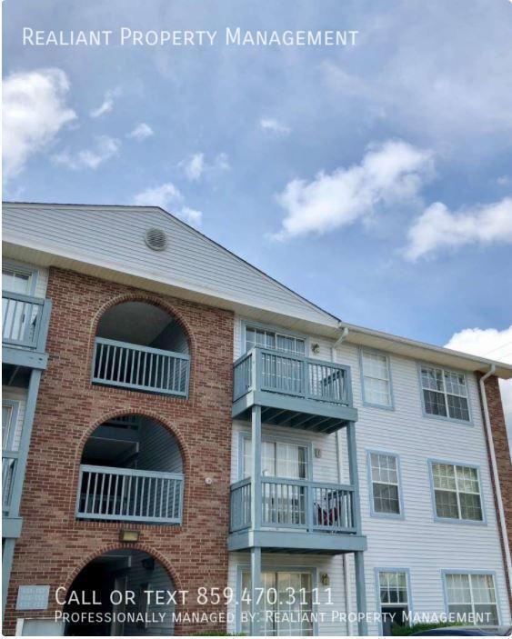 Primary Photo - 209 Simpson Ave #101