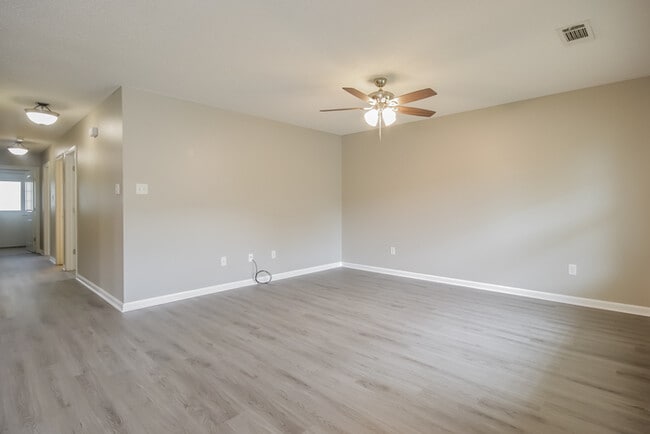 Foto del edificio - 910 James Madison Dr