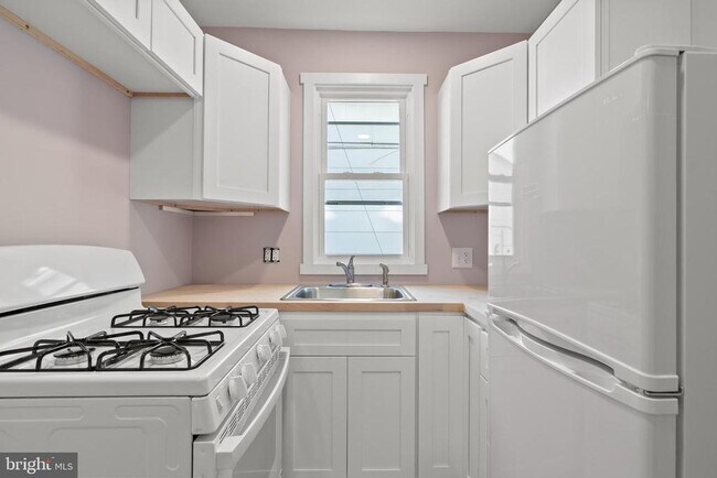 Foto del edificio - 309 N Oxford Ave