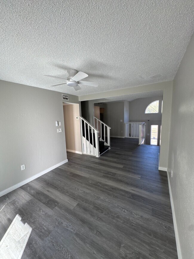 Foto del edificio - 7023 Oakwood Dr