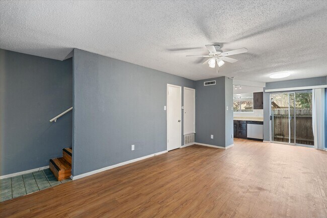 Foto del edificio - Perfectly Located Townhome in South Austin