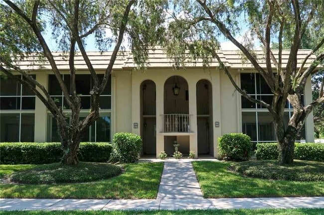 2 story condo - 1743 Southwood St
