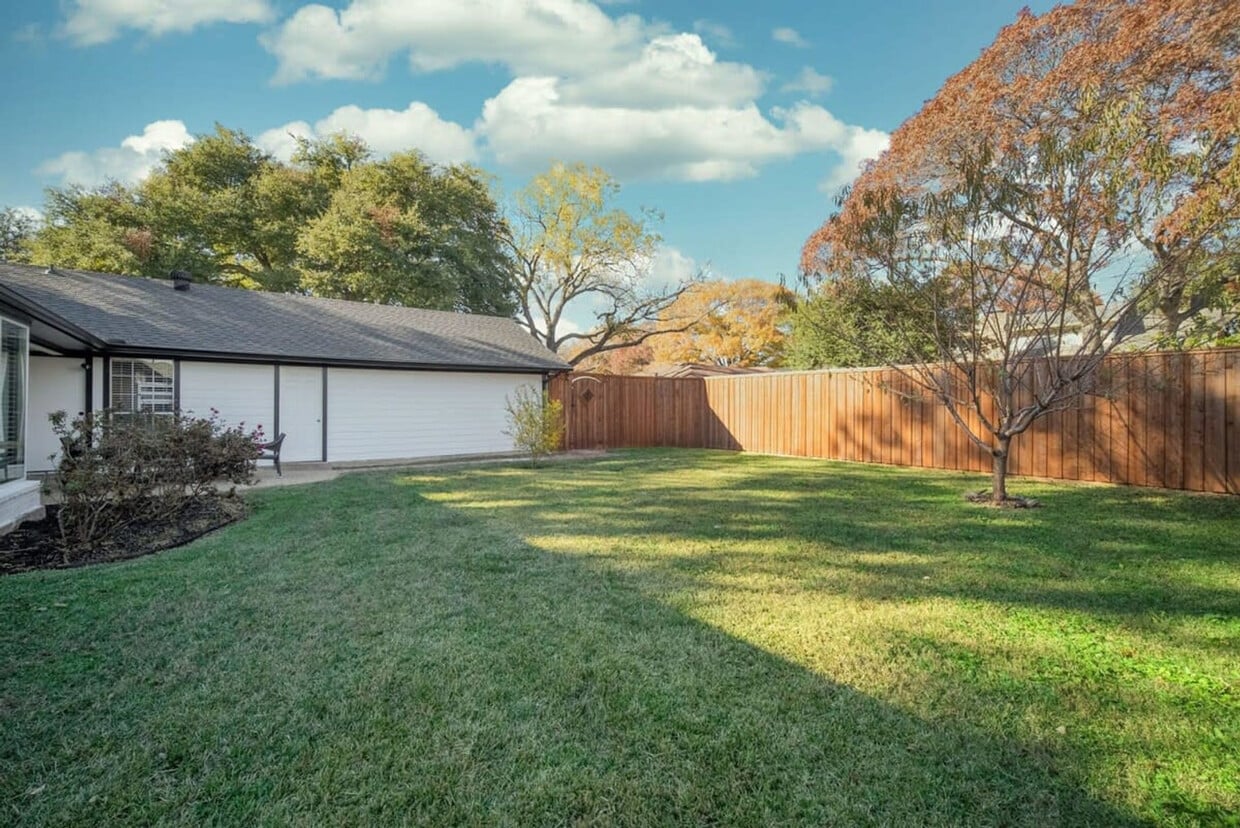 Primary Photo - 2421 Regal Rd