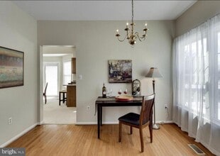 Building Photo - 5511 Village Center Dr