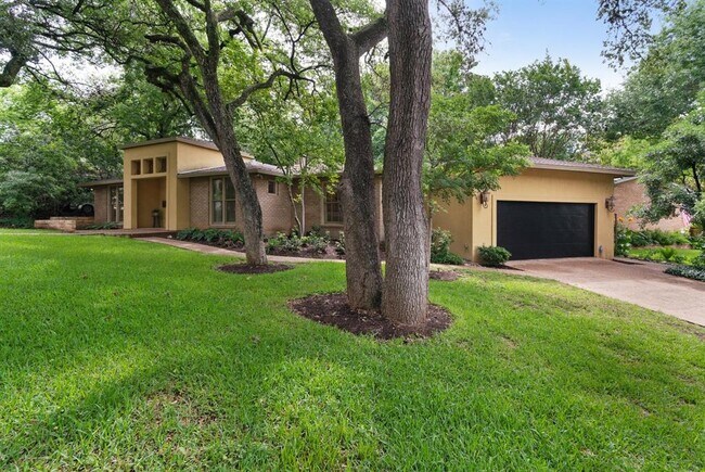 Foto del edificio - 1815 Rockmoor Ave
