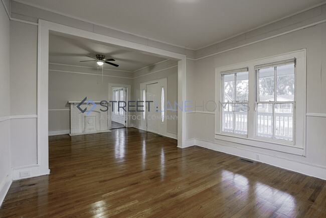 Building Photo - $200 off first month or Amazon Gift Card b...