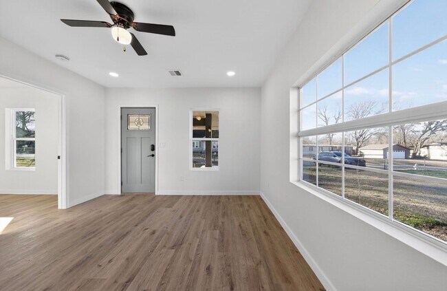 Foto del edificio - 4822 Denison St