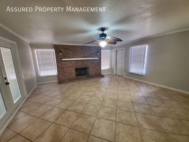 Foto del edificio - 6303 Yellowstone St