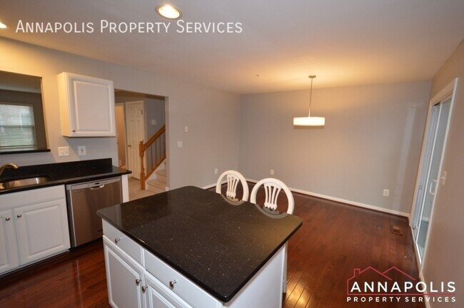 Foto del edificio - 546 Francis Nicholson Way