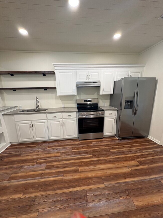 Building Photo - 211 Dartmouth-